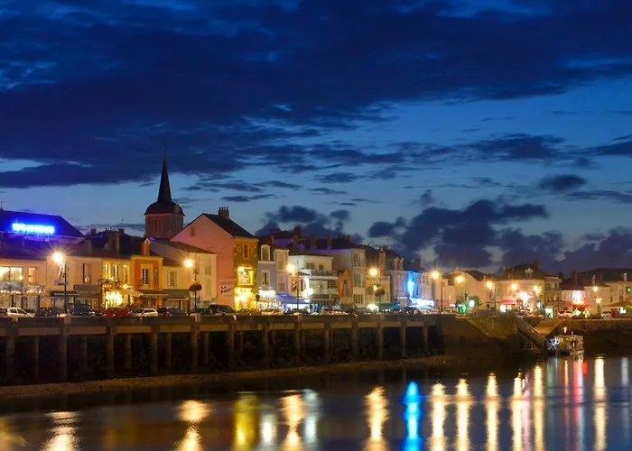Proche Plage, Chenal, Et Commerce, Bien Equipe Au Coeur Des Sables D'olonne - Fr-1-92-597