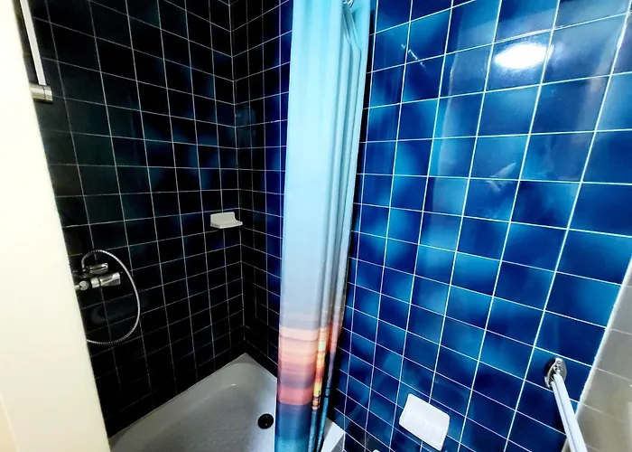 Proche Plage, Chenal, Et Commerce, Bien Equipe Au Coeur Des Sables D'olonne - Fr-1-92-597